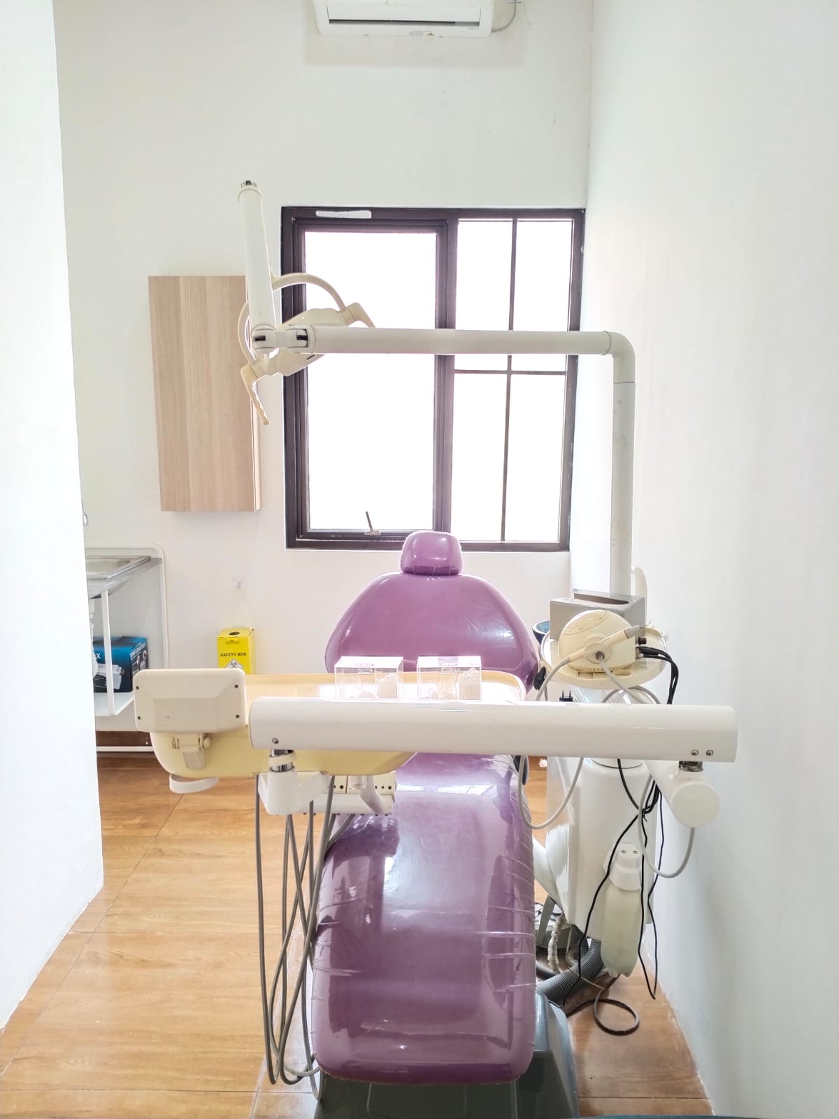 Ruang periksa gigi Klinik Safira